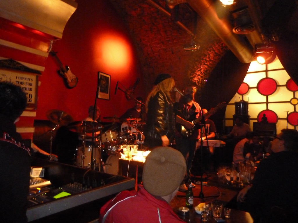 Louie's Bar - Gemmayze