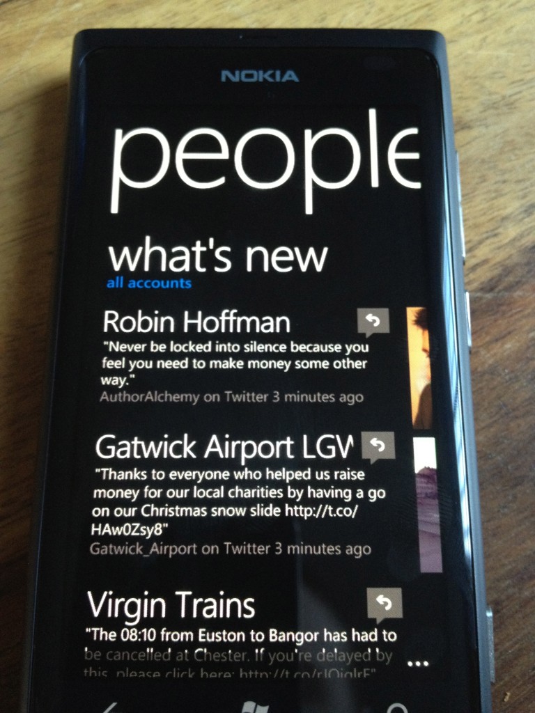 Nokia Lumia 800 - People Hub Nokia Lumia 800 - People Hub