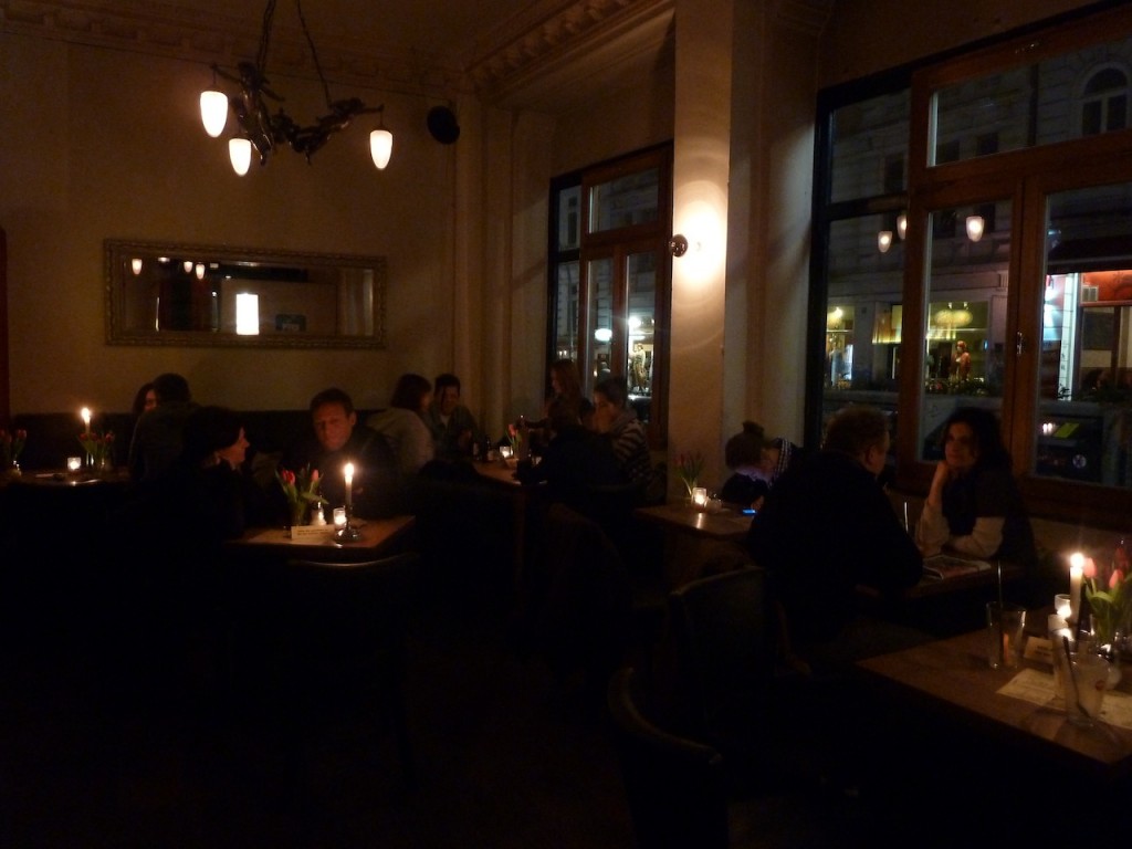 Bedford Cafe Tables